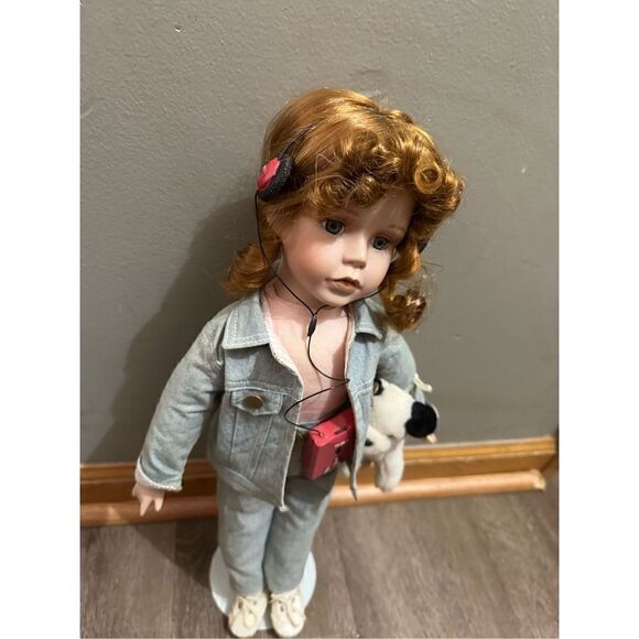 Vintage RCA Baby’s Dream Collection Porcelain Doll with Dog and Headphones 18” - Picture 2 of 13